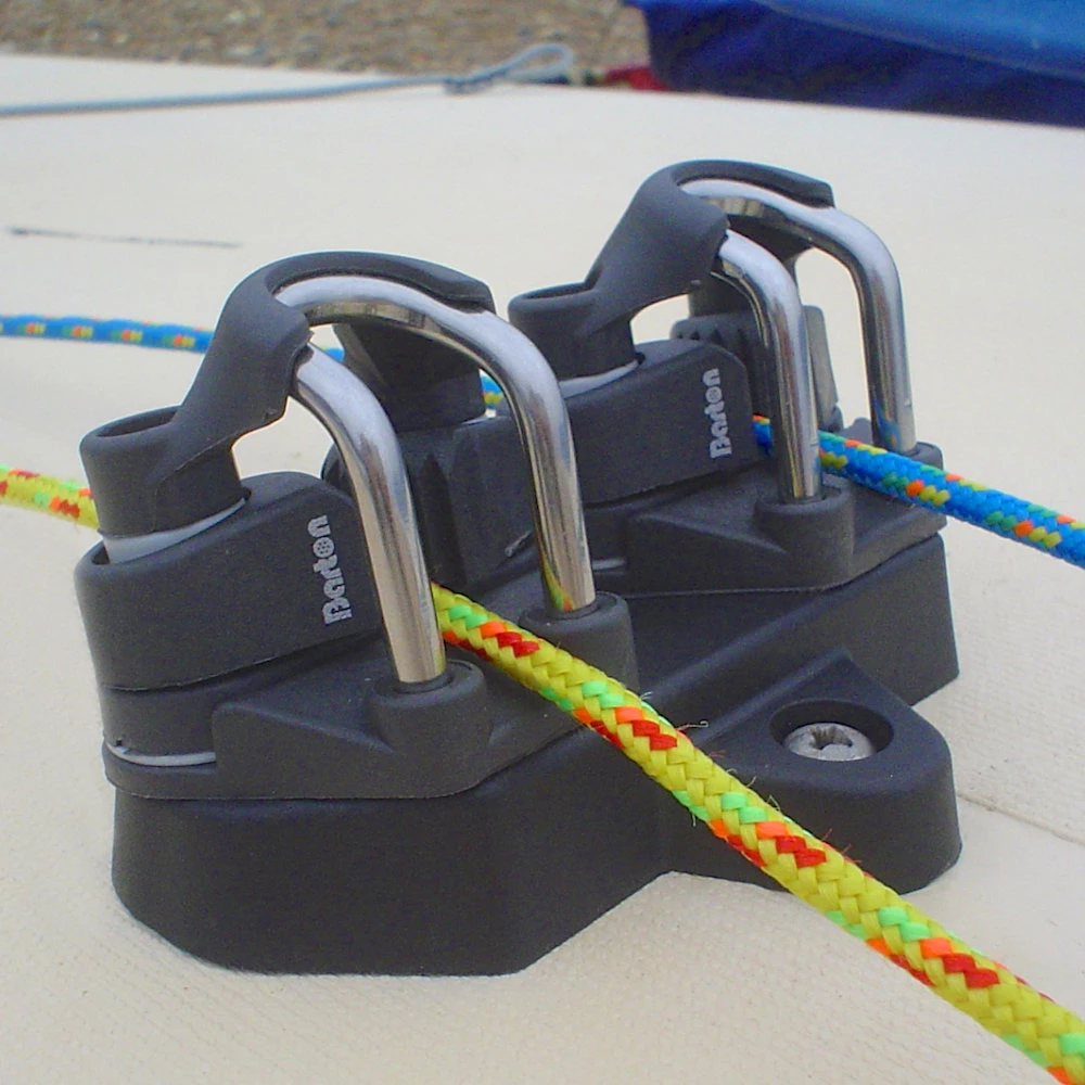 barton-marine-laser-replica-cleat-base-assembly-mit-2x-klemmcam-70100-fairleads- image 1