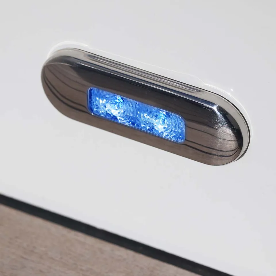 hella-marine-euroled75-led-oblong-step-lamp-kompakte-stufenleuchte-f-r-innen-und image 1